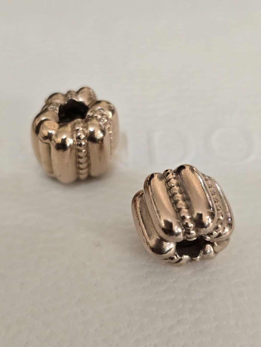 Set Of 2 Pandora Rose Clips.